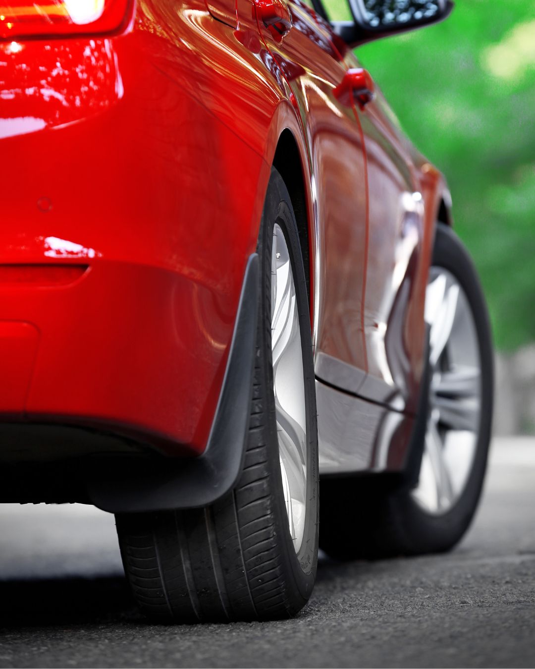 Pneu para veículo de passeio em carro compacto